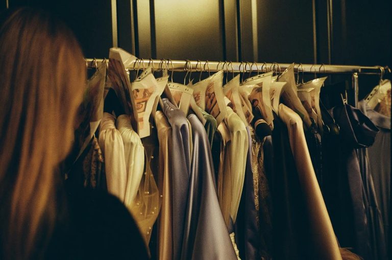Celebrity Stylist Molly Dickson – LA Market Internship (May–September)