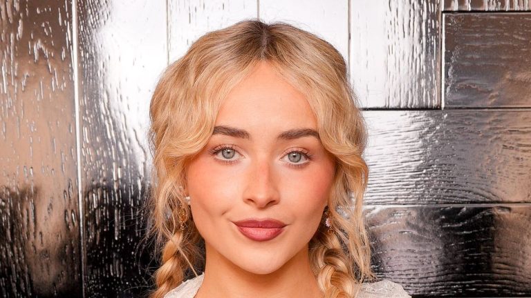 Sabrina Carpenter Gives Pigtails the High Fashion Treatment at Dior Couture Show