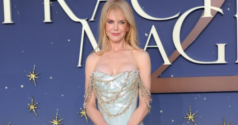 Nicole Kidman’s Plunging Chanel Sequin Gown Has a Dangerously High Slit