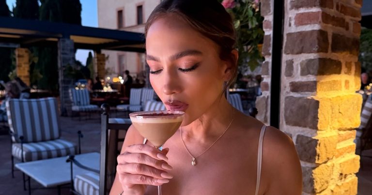Jennifer Lopez Nearly Spills Out of Plunging Dress Hanging by Just 2 Strings