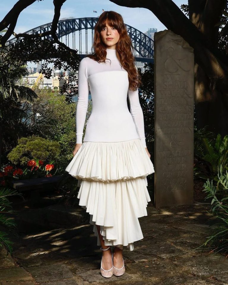 Daisy Edgar-Jones Makes a Case for This Alaïa Silhouette