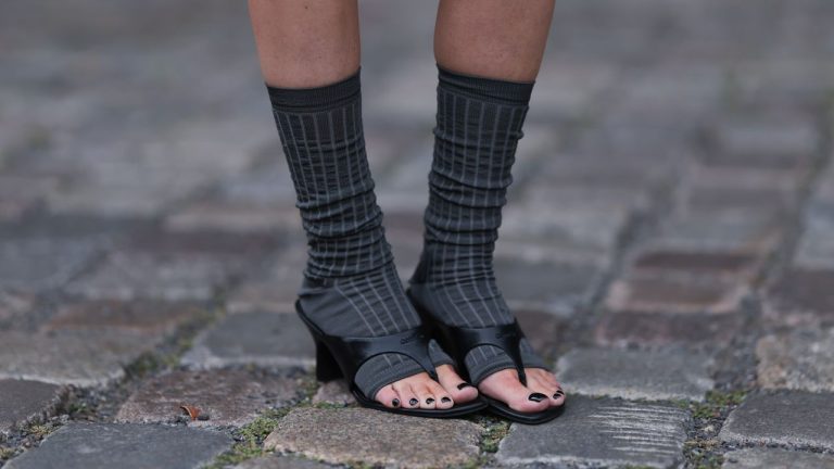 Toeless Socks Are the Transitional Proxy for Leg Warmers for Fall 2026