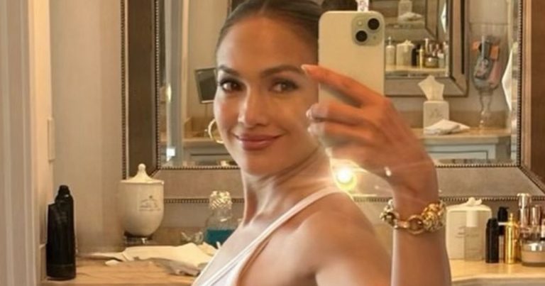 Jennifer Lopez Hits the Gym in Dangerously Plunging Sports Bra