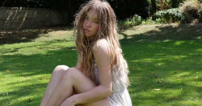 Sydney Sweeney’s Figure-Hugging Dress Comes With a Very Scandalous Reveal